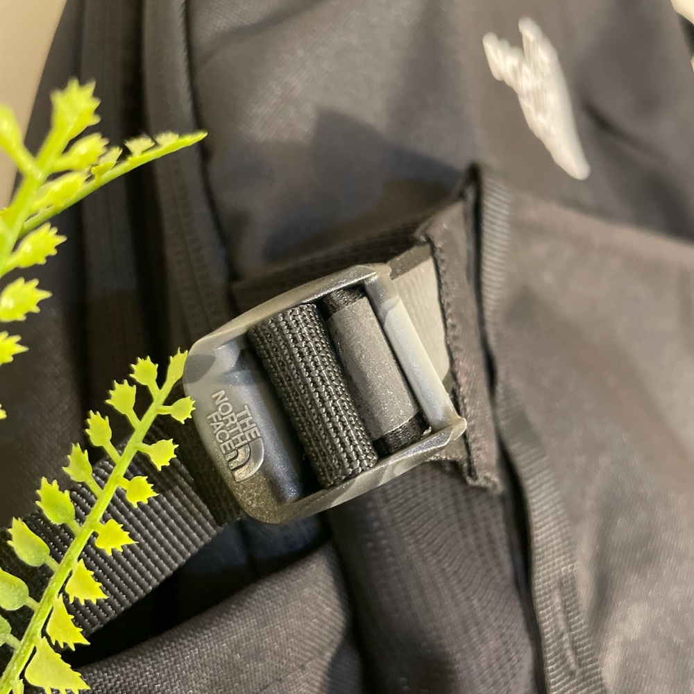 The North Face Backpack Dyno. Brand New - Picture 3 of 9